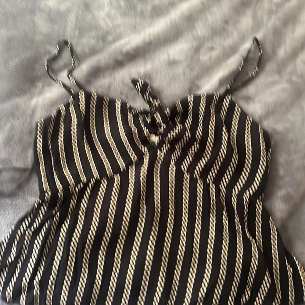 Top - Picture 2 of 3